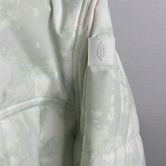 Free People NWT FP Movement Bunny Slope Printed Puffer Ski Coat M - Picture 6 of 9